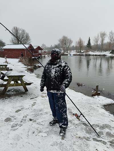 Vinter fisker